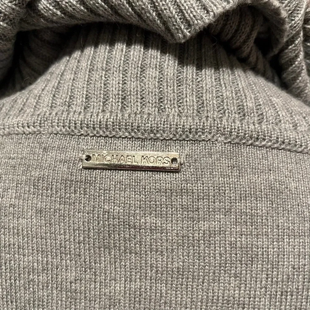 Michael Kors size 0X‎ grey cowl neck fringe hem sweater